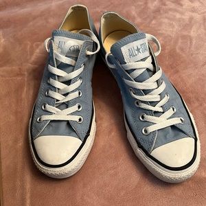 Converse Sz 8 great condition